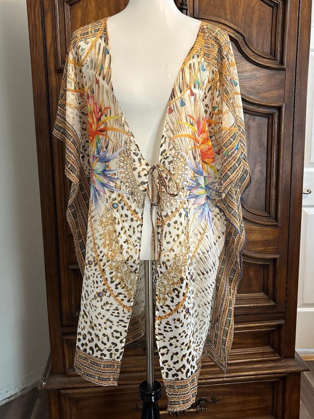 Venus cover up top